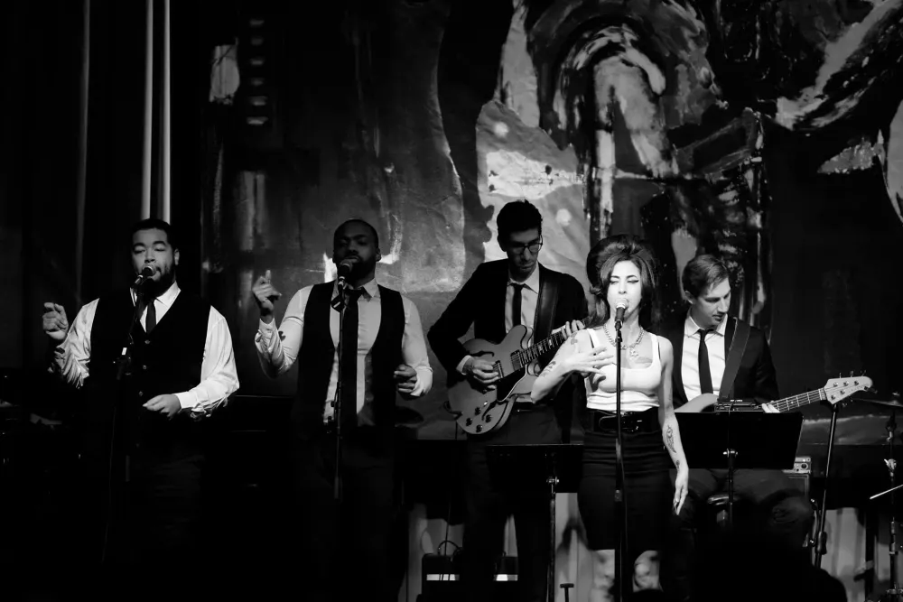 AMY WINEHOUSE tribute (United States) on stage