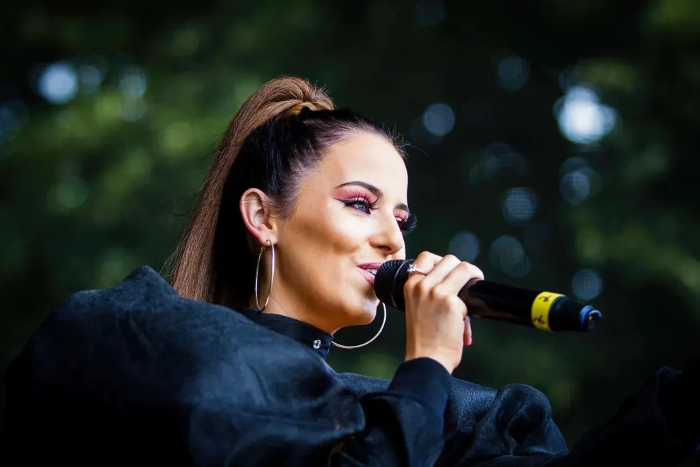 ARIANA GRANDE tribute (United Kingdom), photo 3