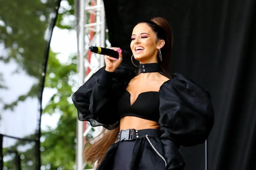 ARIANA GRANDE tribute (United Kingdom), photo 4