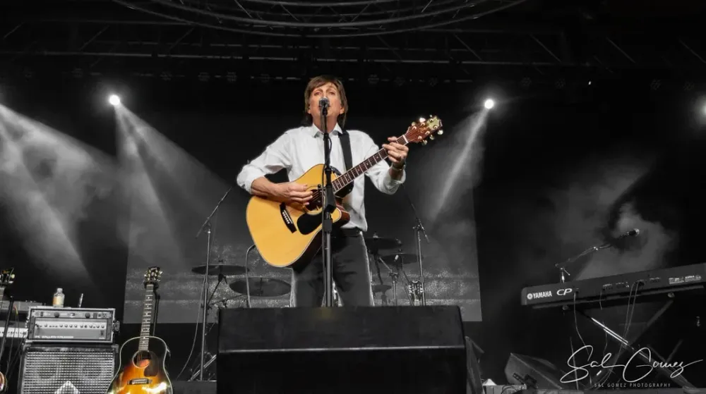 PAUL MCCARTNEY tribute (United States) on stage