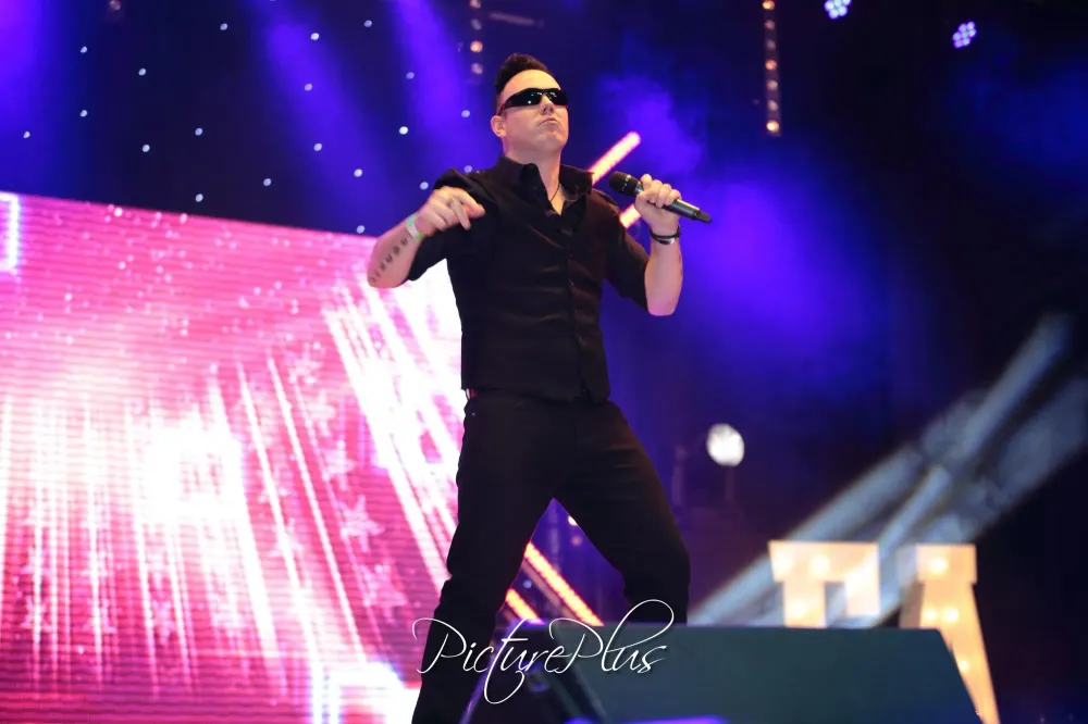 ROBBIE WILLIAMS tribute (United Kingdom), photo 2