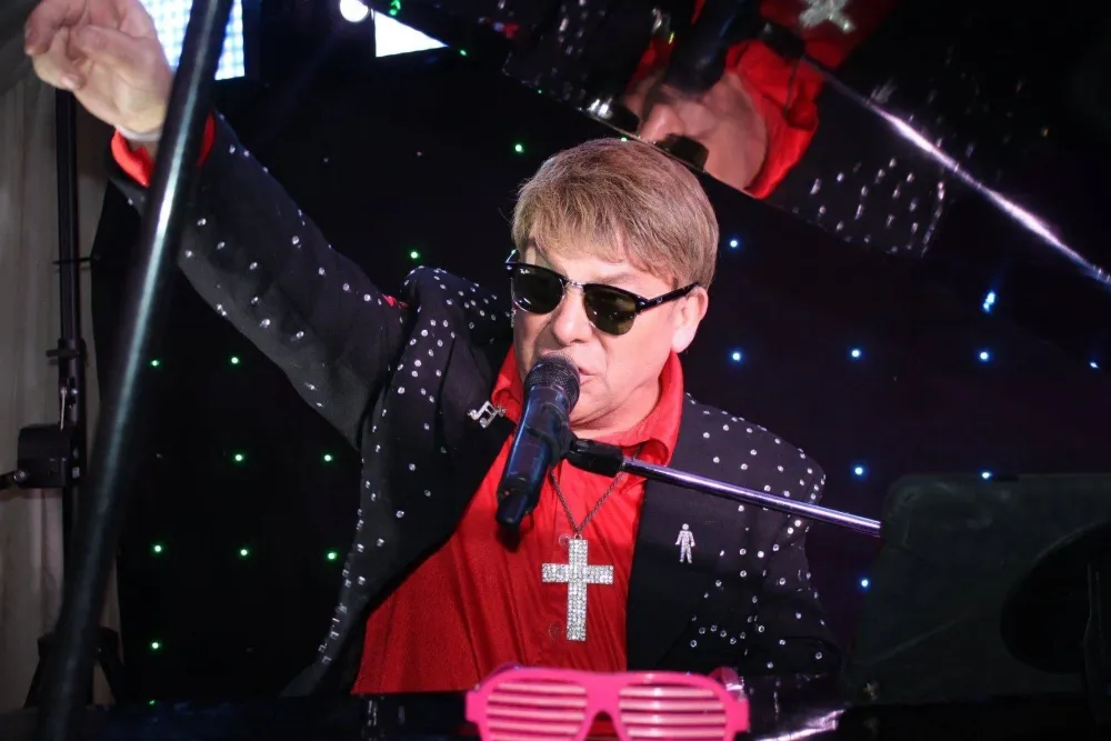 ELTON JOHN tribute (United Kingdom), photo 3