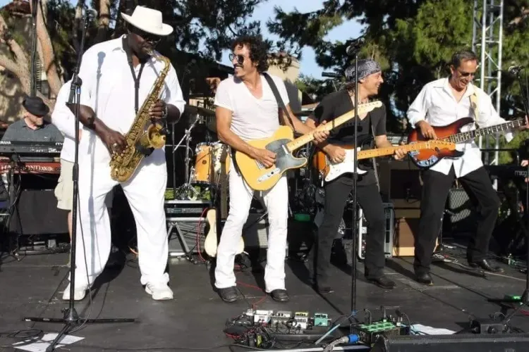 BRUCE SPRINGSTEEN tribute (United States) on stage
