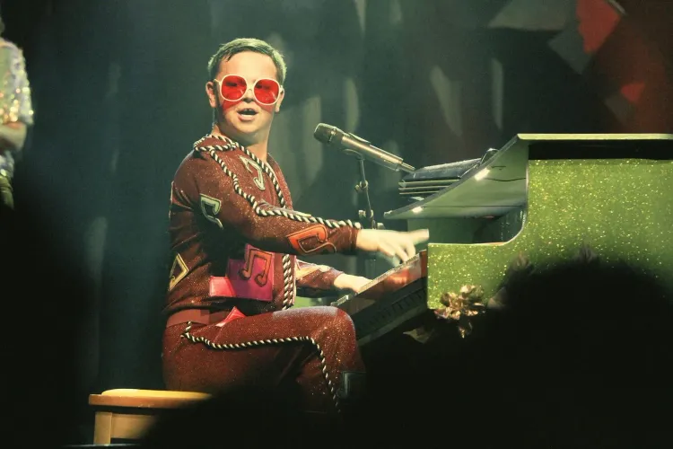 ELTON JOHN tribute (United States) on stage